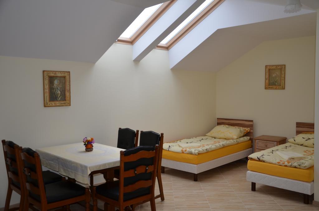 Gosciniec Podkowa Appartement Włodawa Kamer foto