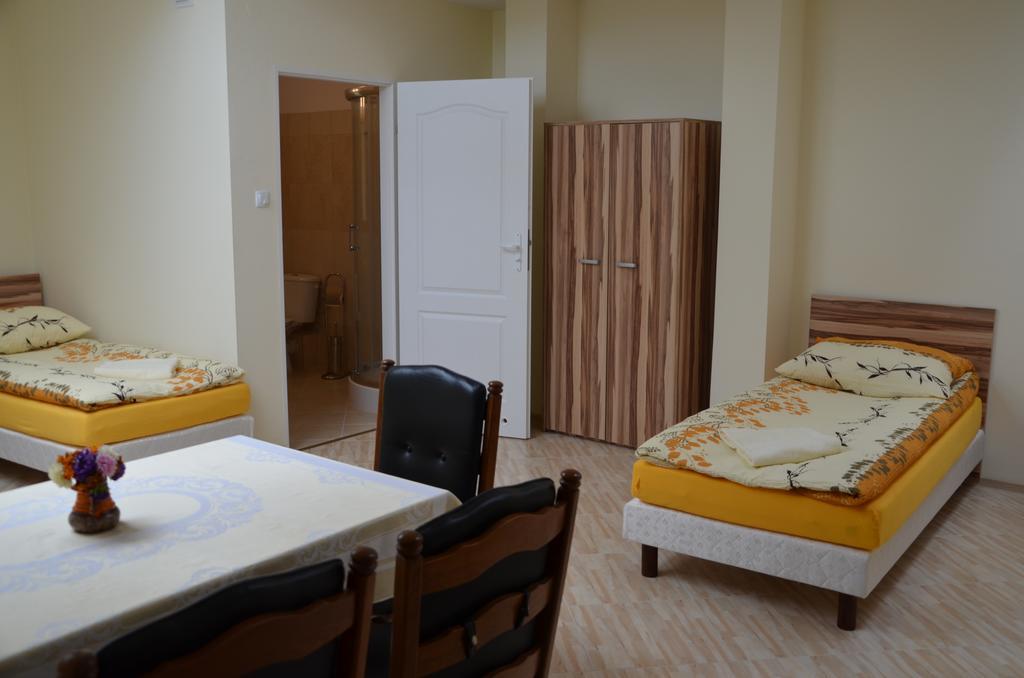 Gosciniec Podkowa Appartement Włodawa Kamer foto